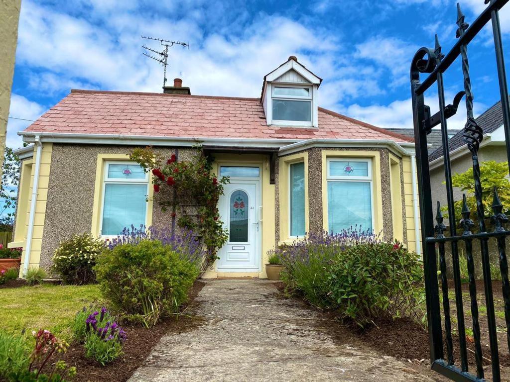 Rose Cottage: Delightful 4 Bedroom Detached Home Portrush Exterior foto